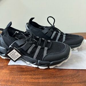 Wotte NWT water hiking shoes